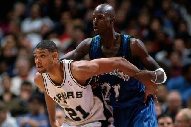 绿茵场上互 绿茵场上互